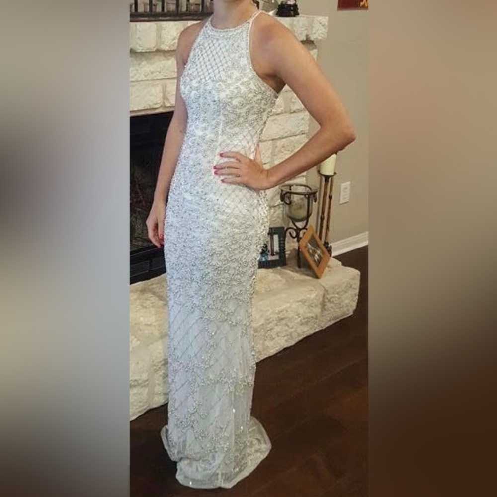 Sherri Hill Elegant White Sleeveless Special Occasion Gown Size 0 Prom  Wedding